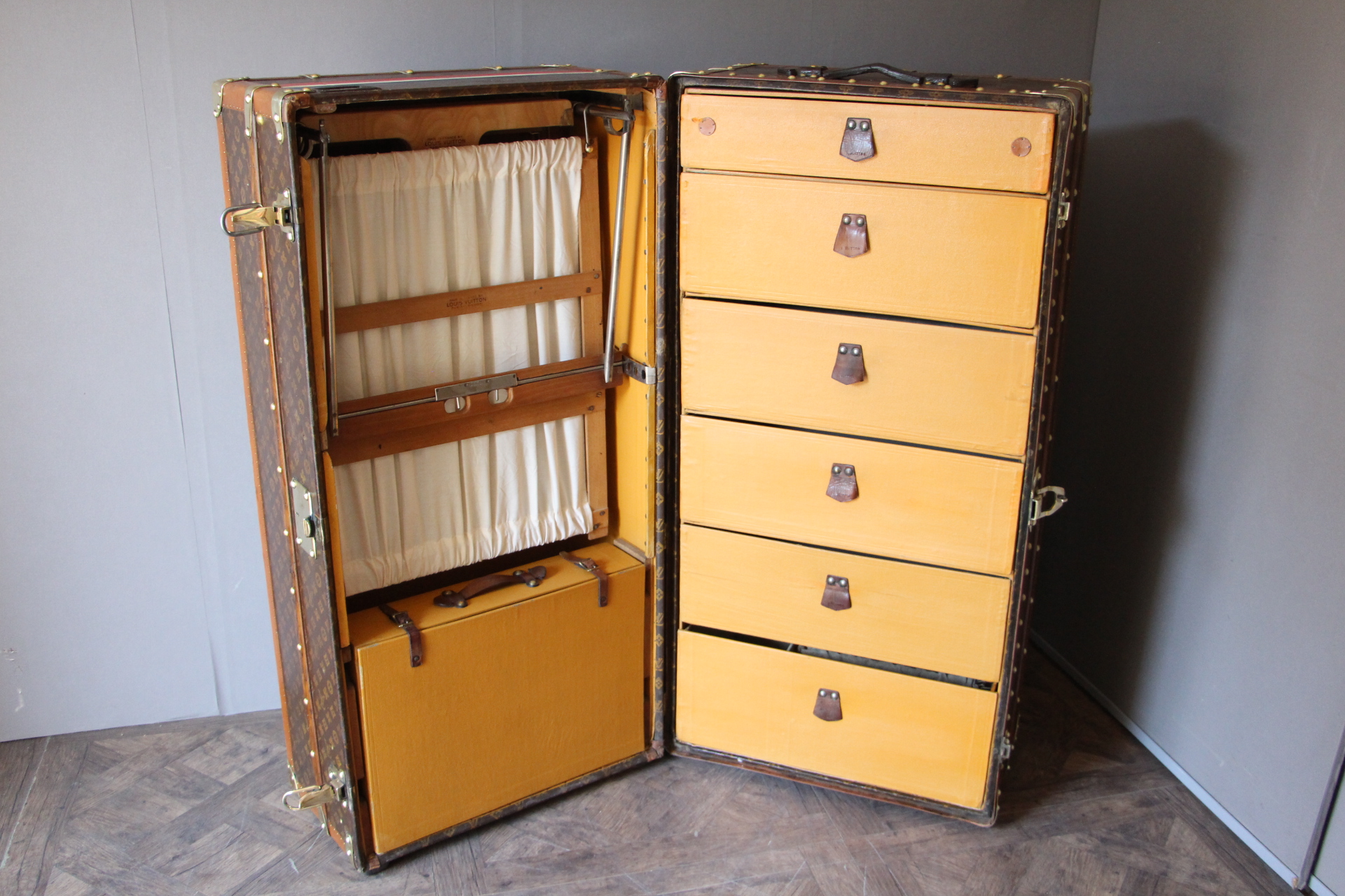 1930s Louis Vuitton Wardrobe Trunk Vuitton Trunk Louis Vuitton