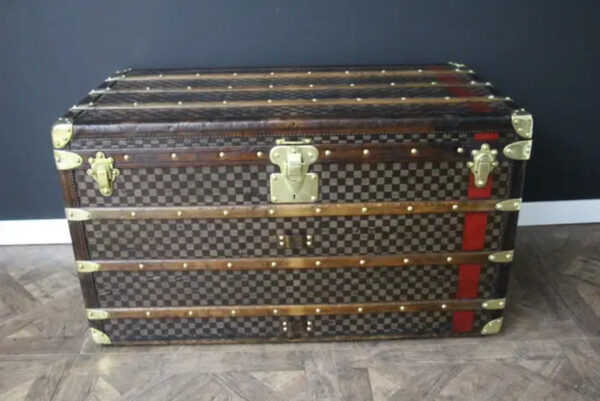 Louis Vuitton Courrier Trunk in Damier Canvas