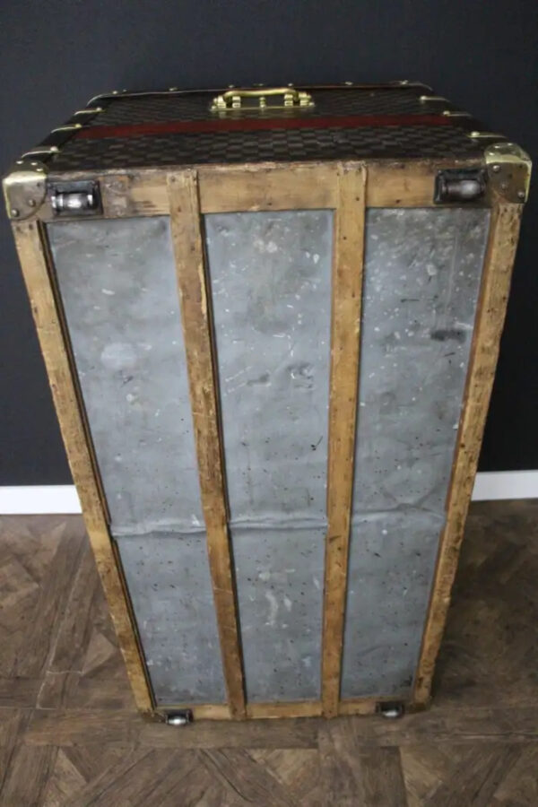Louis Vuitton Courrier Trunk in Damier Canvas