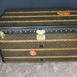 vintage trunks and luggage