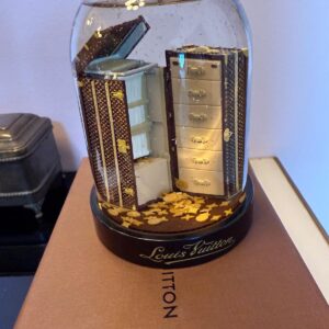 vintage trunks and luggage